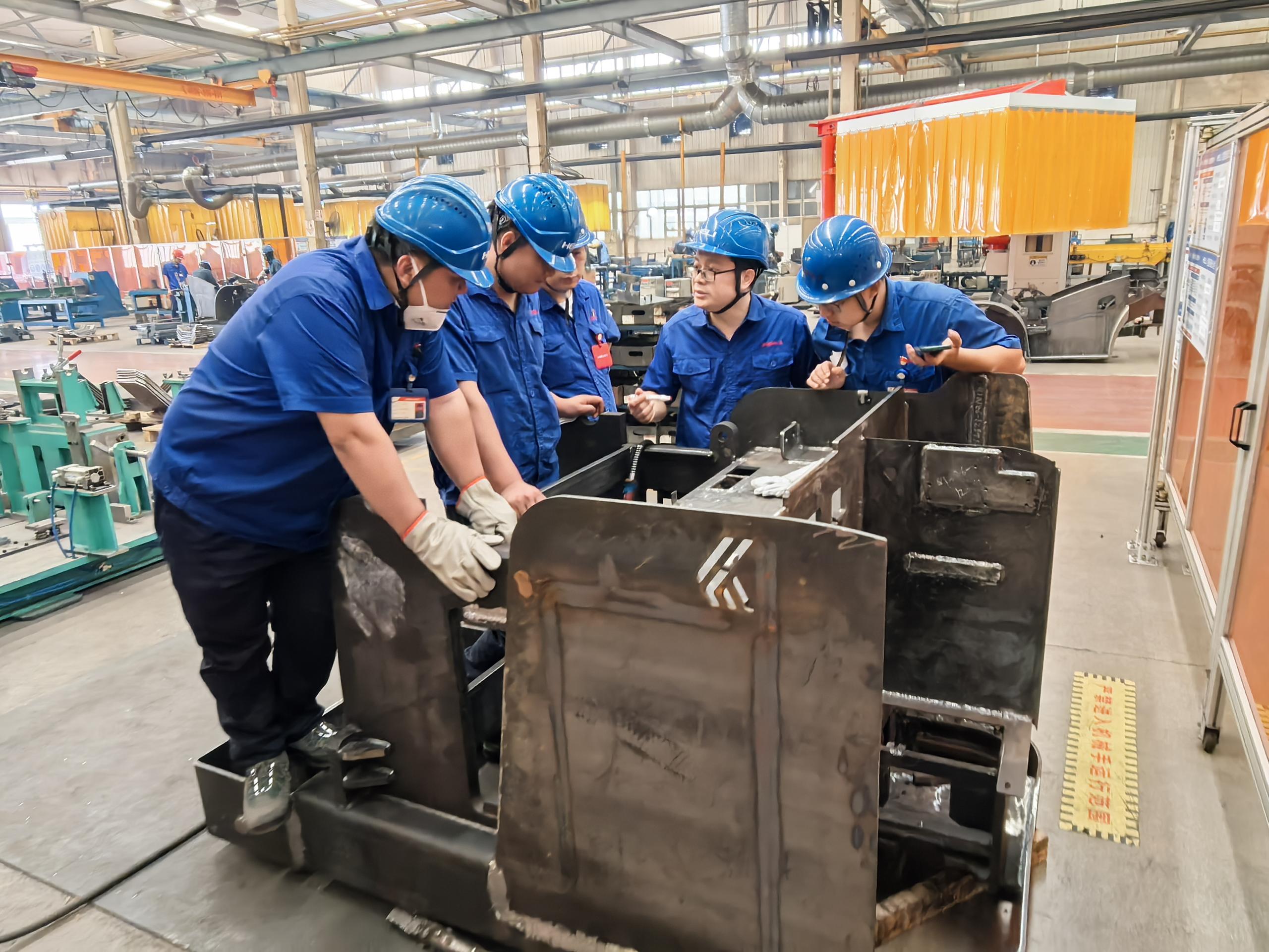 圖1 站架式人下行三向車(chē)車(chē)架焊接、裝配指導(dǎo) 左1圖   首圖.jpg